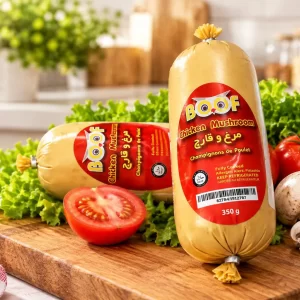 کالباس مرغ و قارچ ۳۵۰ گرمی بوف همراه با قارچ و گوجه‌فرنگی تازه